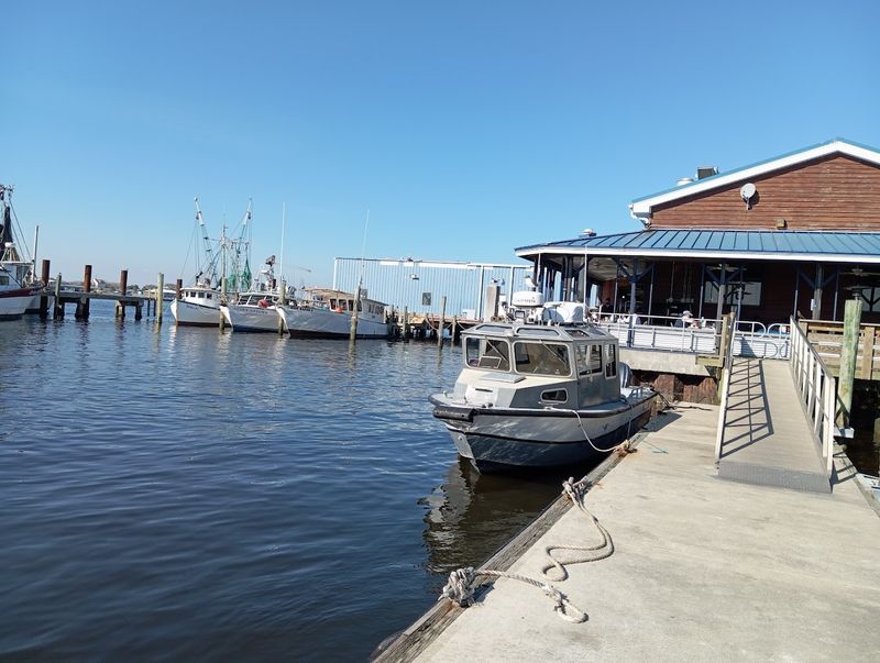 12 Florida Seafood Shacks Where the View Is Only Part of the Reason People Keep Coming Back 5 Safe Harbor Seafood Restaurant - Atlantic Beach, Florida