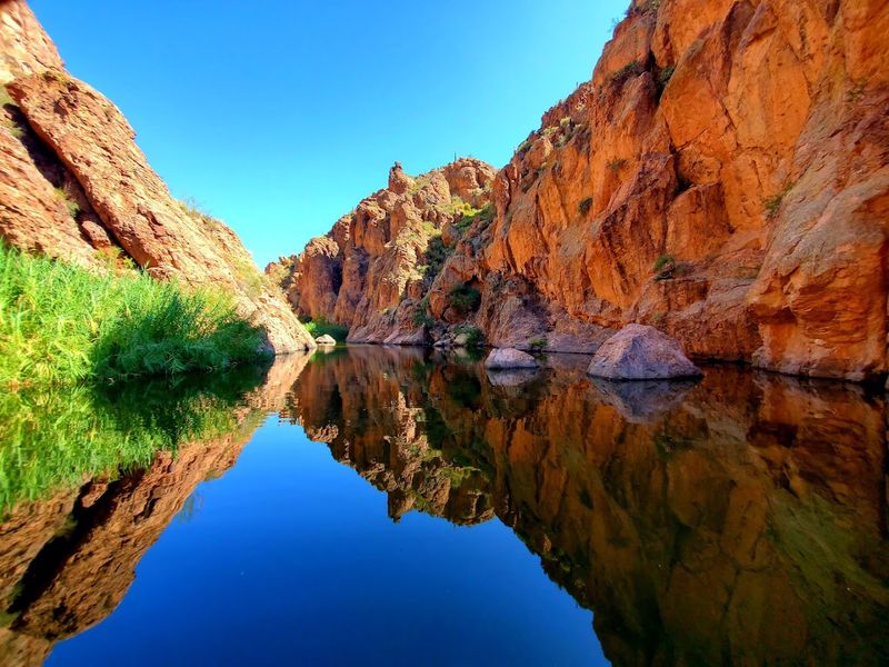 10 Arizona Lake and River Spots That Feel Like a Surprise in the Desert 7 Canyon Lake - Arizona, Arizona