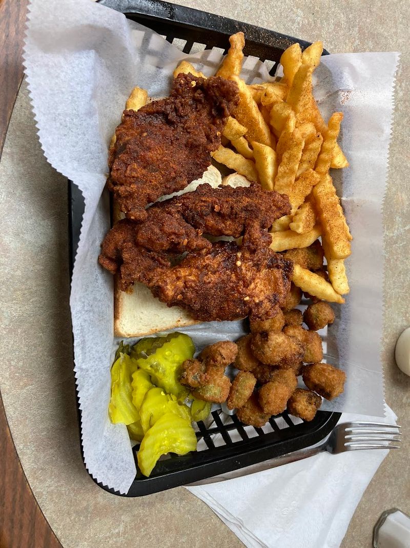 Moore's Spicy Fried Chicken - Hendersonville, Tennessee