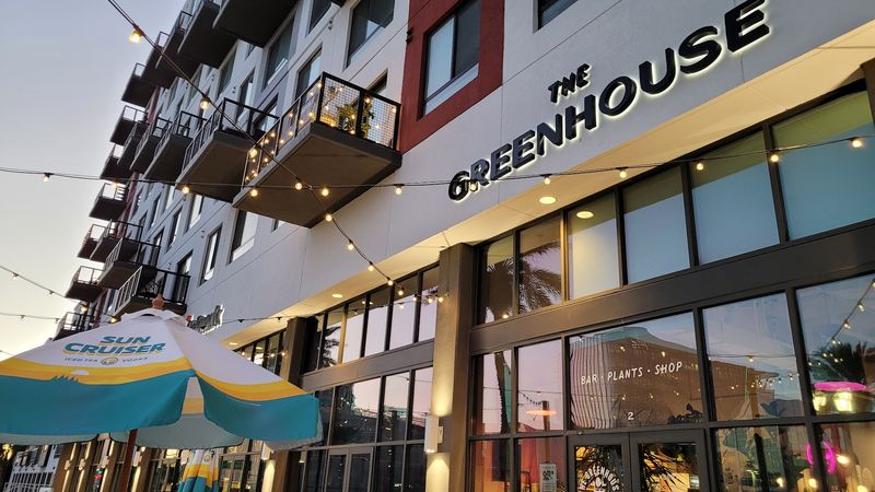 A Cozy Riverside Location With Waterfront Walks Nearby