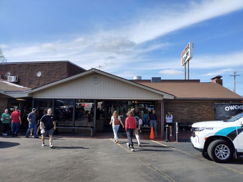 Moonlite Bar-b-q Inn - Owensboro, Kentucky