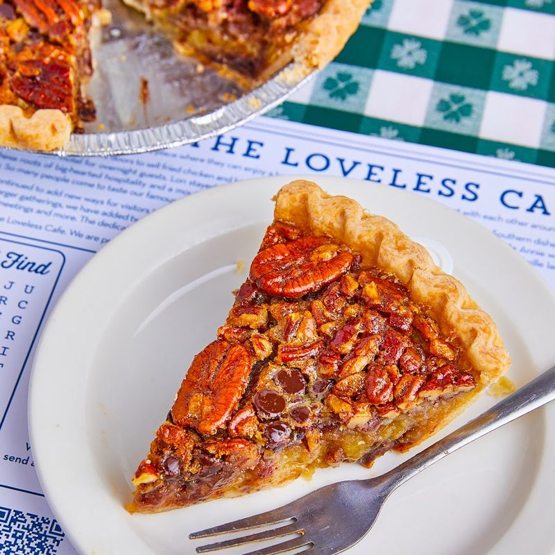 This Tennessee Restaurant Feels Like the Kind of Place Locals Have Loved for Generations 7 Banana Pudding and Coconut Cream Pie That Haunt Your Dreams