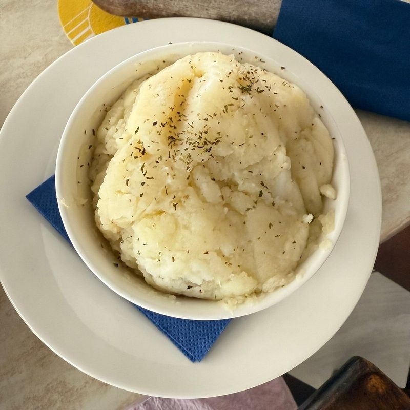 23 Foods That Quietly Disappeared From Kitchens - and Might Never Come Back 19 Powdered mashed potatoes