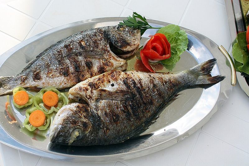 22 Foods That Look Outdated - But Still Beat Most Trendy Alternatives 8 Grilled fish