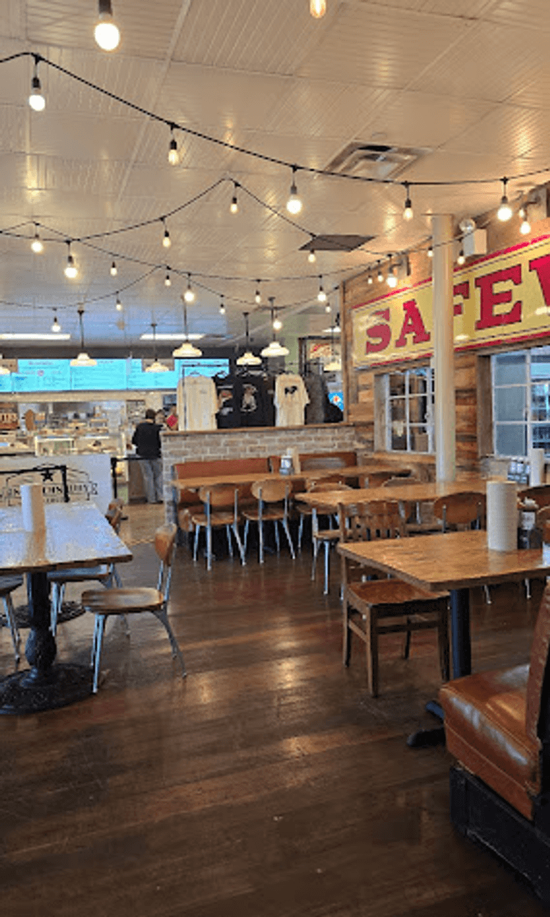 Vintage Furniture That Actually Looks Good in a Modern Home