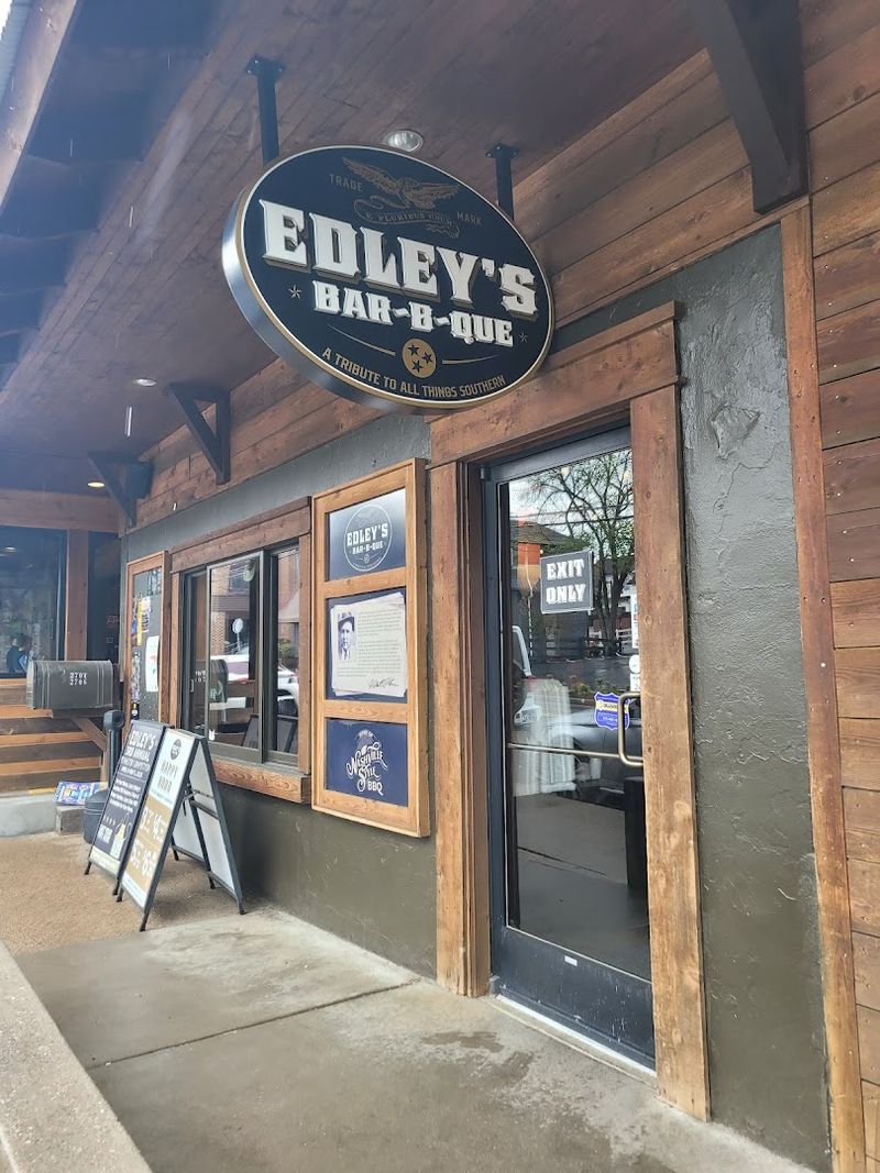 Edley's Bar-B-Que - Nashville, Tennessee