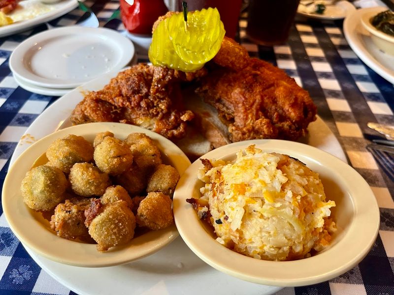 This Tennessee Restaurant Feels Like the Kind of Place Locals Have Loved for Generations 5 Fried Green Tomatoes Worth Every Single Bite