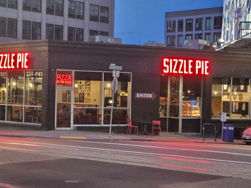 Sizzle Pie - Portland, Oregon