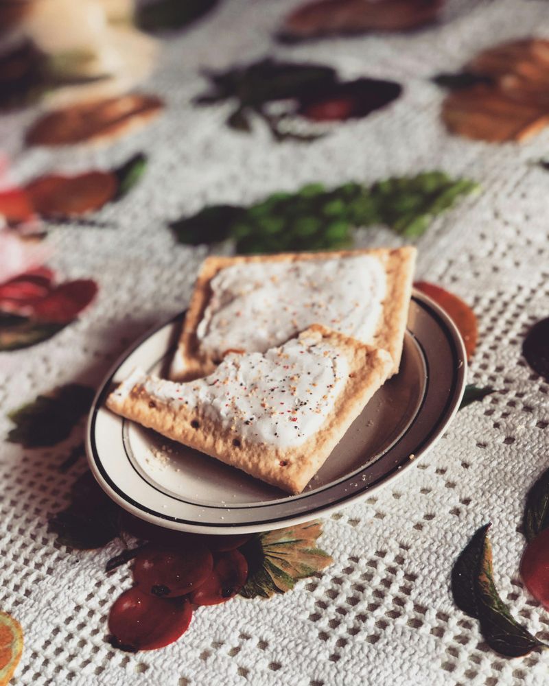 20 Lunch Foods That Used to Be a Flex - Now They’re a Secret 8 Pop tarts