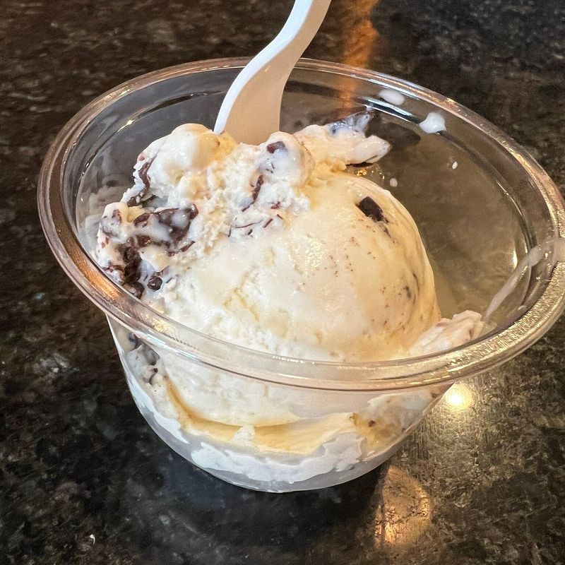 22 grocery products that quietly changed so much people stopped trusting them 6 Ice cream tubs