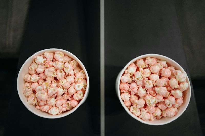 22 Foods People Used to Eat Without Thinking - and Now They’d Read the Ingredients Twice 10 Microwave popcorn