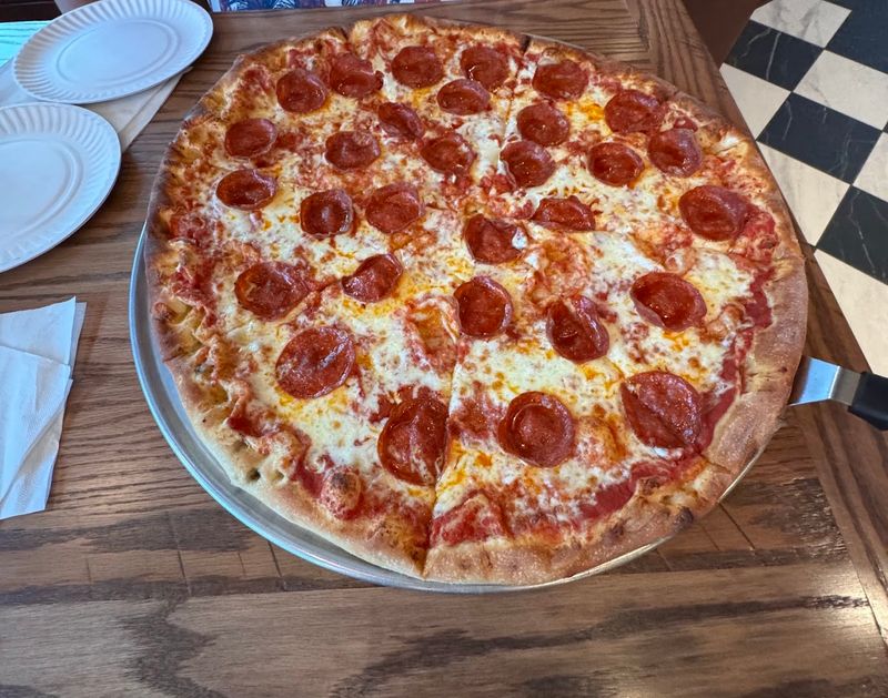 11 Tennessee Pizza Places That Stay Packed Even On Weeknights 12 Goodfellas Pizzeria - Gulch - Nashville, Tennessee