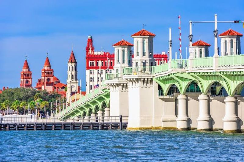 The old Florida town where history, beauty, and coastal charm all come together 12 The Bridge of Lions: An Icon Worth Crossing