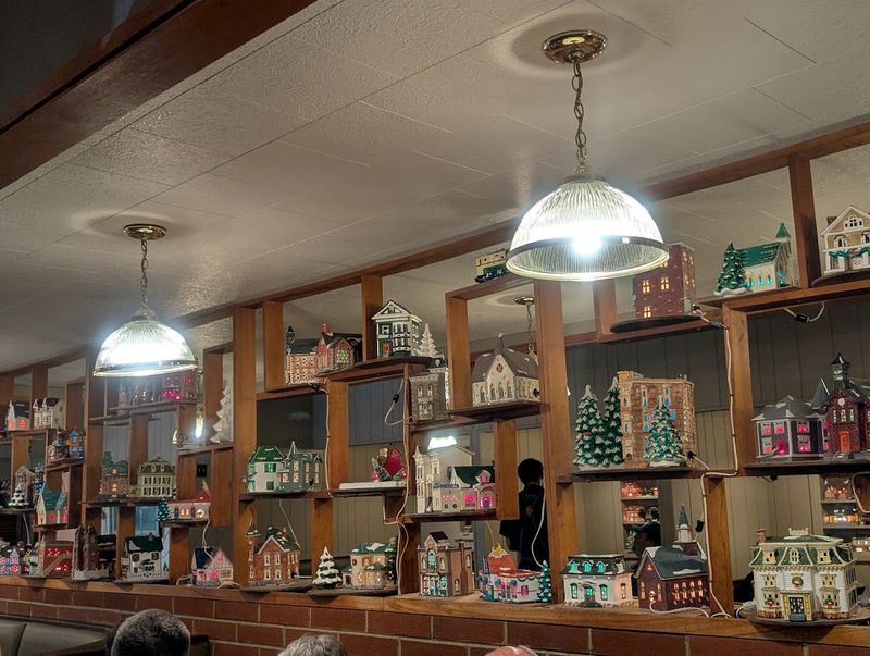 The Most Charming Small-Town Dining Spot in Every State Plus Bonus Picks 16 Archie's Waeside - Le Mars, Iowa