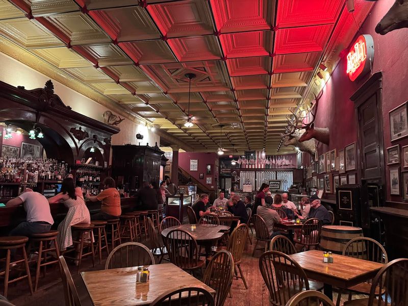 This Arizona town has a down-home restaurant that still feels refreshingly untouched 7 The Original Bar That Survived a Fire