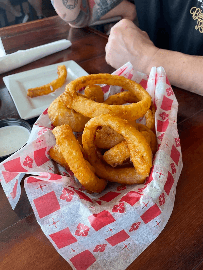 Crispy Onion Rings Worth Sharing (Or Not)