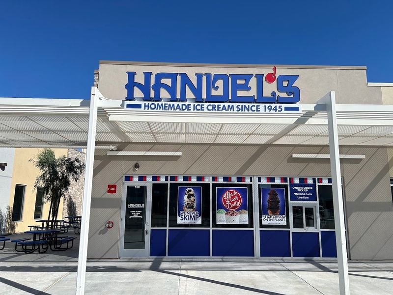 10 Arizona Ice Cream Shops Locals Hit Even In Winter 6 Handel's Homemade Ice Cream - Phoenix, Arizona