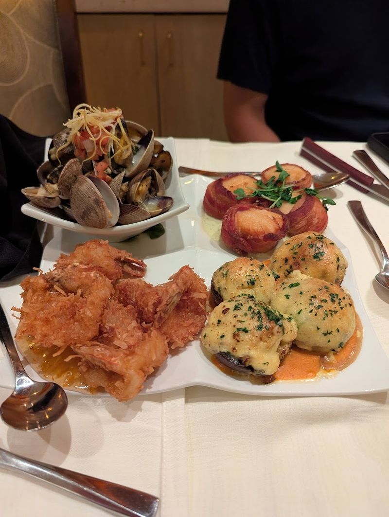 Escargot and Stuffed Mushrooms That Nail the Appetizer Game