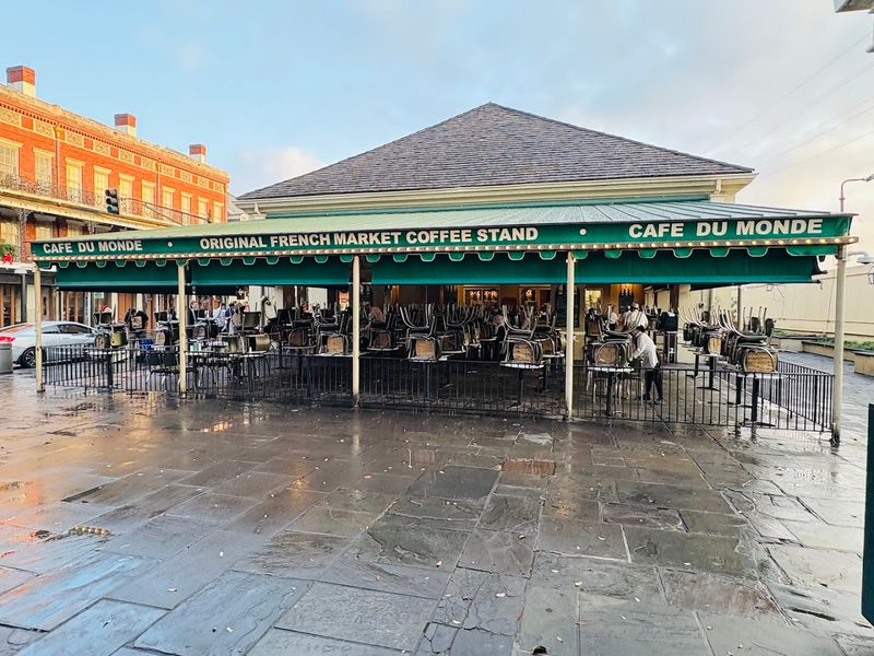Cafe Du Monde - New Orleans, Louisiana