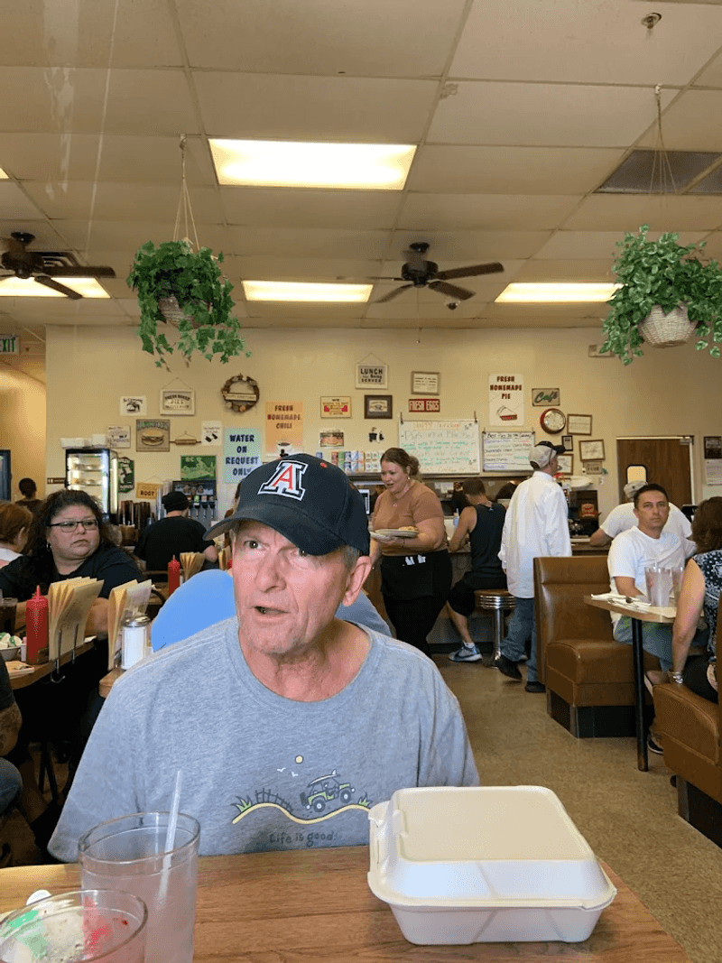 A Pre-Sunrise Crowd That Tells You Everything