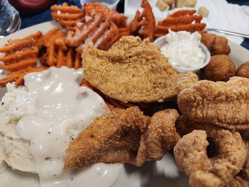 This Texas Restaurant Serves Fried Chicken That's Almost Too Good 13 Reasonable Prices That Make the Value Unbeatable