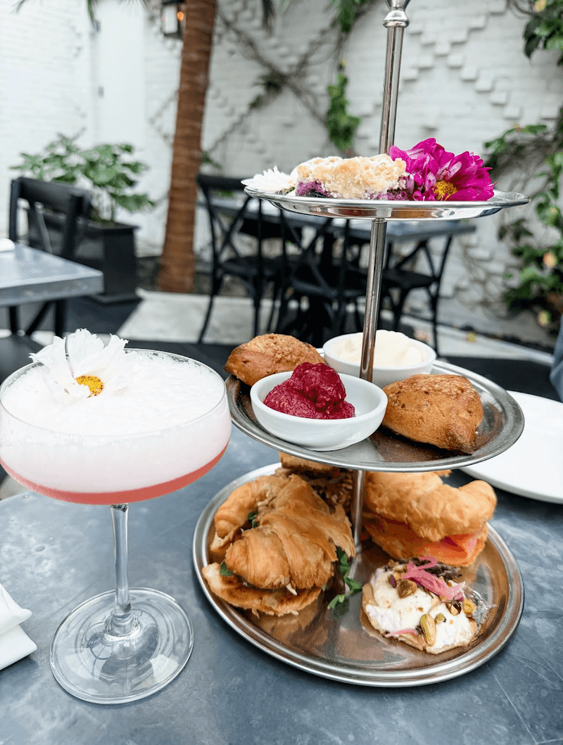 13 Florida Patio Restaurants Where One Meal Easily Turns Into the Whole Afternoon 3 Oxford Exchange - Tampa, Florida