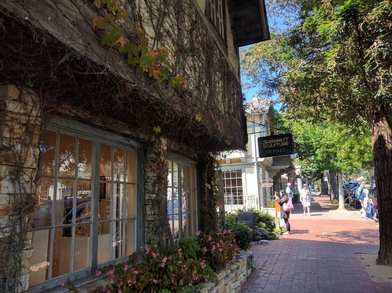 Art Galleries Around Every Corner — Seriously, Every Corner