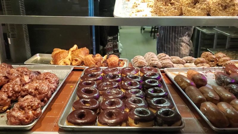 Bob's Donut & Pastry Shop - San Francisco, California