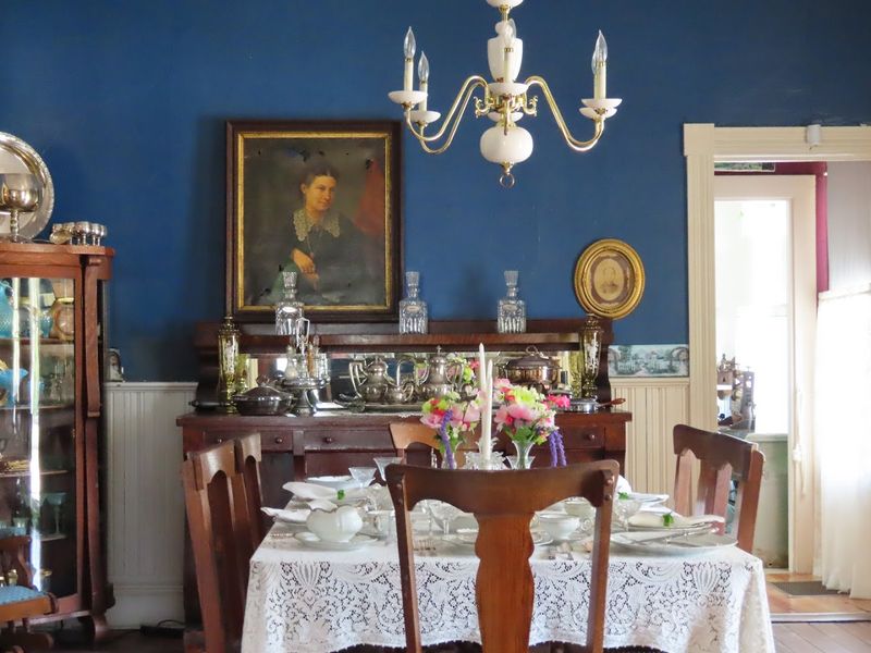 Volunteer-Led Tours with a Personal Touch