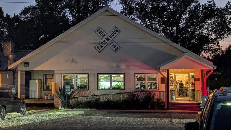 8 Florida Small-Town Restaurants That Quietly Serve Some Of The Best Food Around 4 Backwoods Crossing - Tallahassee, Florida