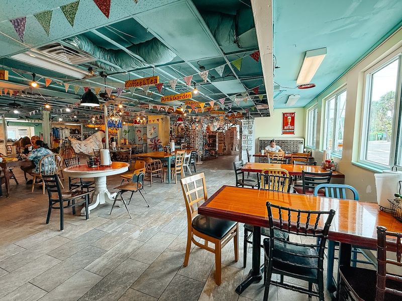 First-Come, First-Served Seating — The Table Hunt Is Real