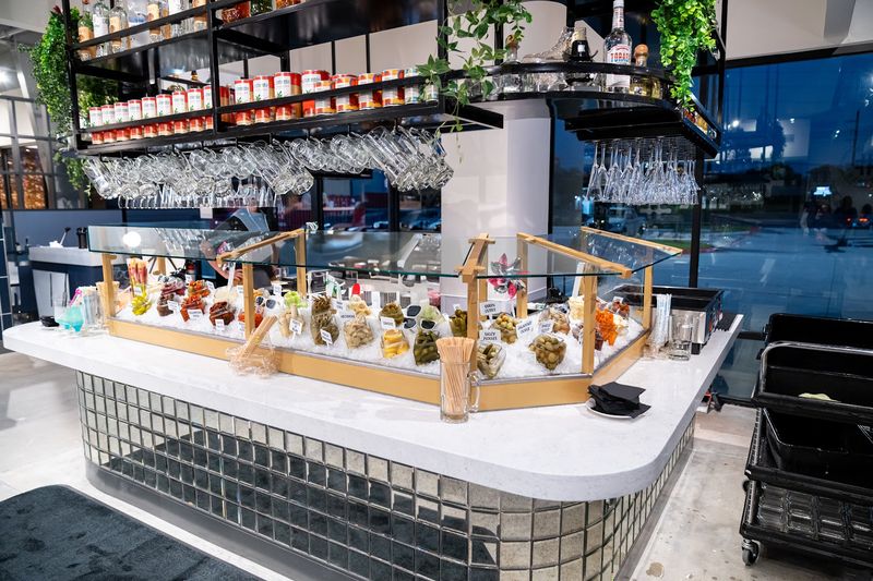 14 Arizona Brunch Spots That Turn Weekends Into A Routine 5 Hash Kitchen - Scottsdale, Arizona