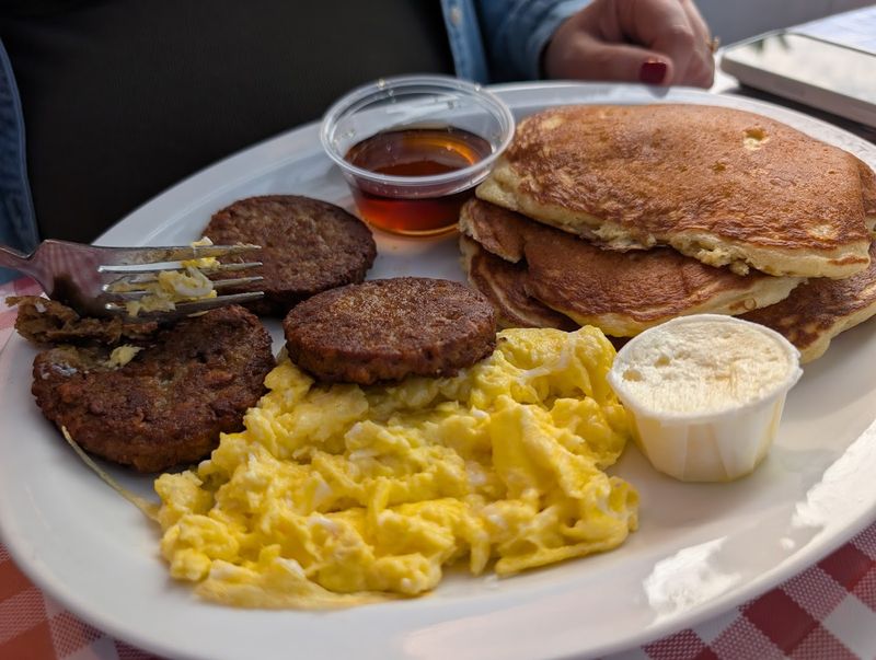 Fluffy Pancakes That Regulars Swear Are the Best in LA
