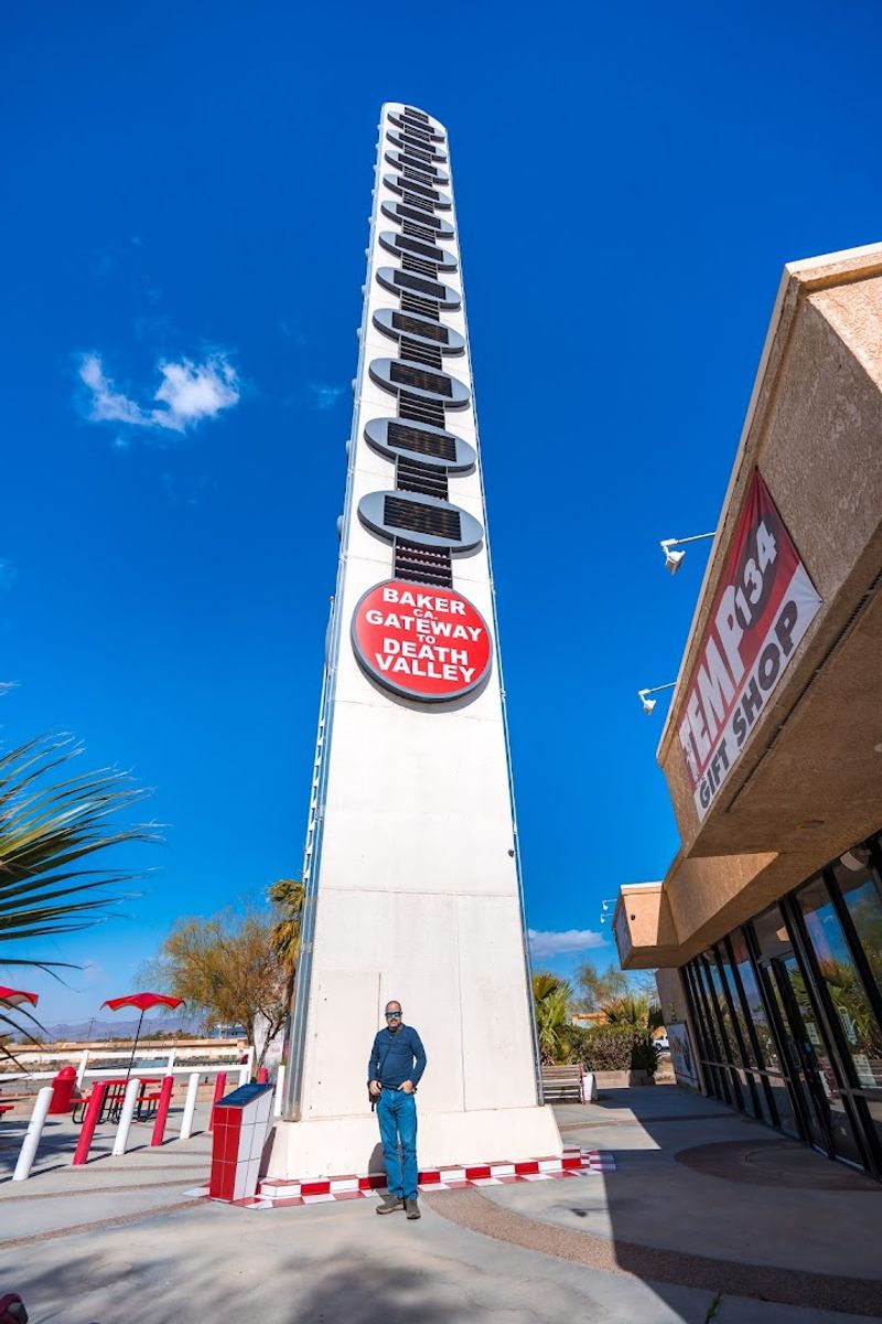 The World's Tallest Thermometer - Baker, California