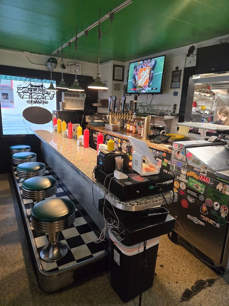 This Nevada burger joint serves the kind of burgers locals call the best in the state 3 Classic Old-School Diner Vibes You Cannot Find Just Anywhere