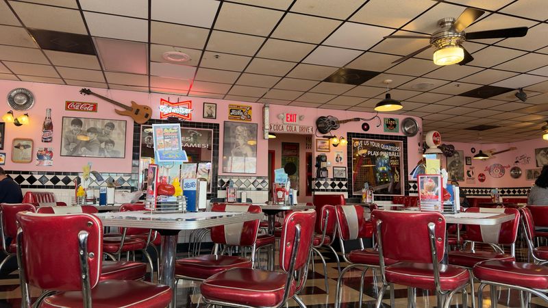 A 1950s Atmosphere You Can Actually Feel