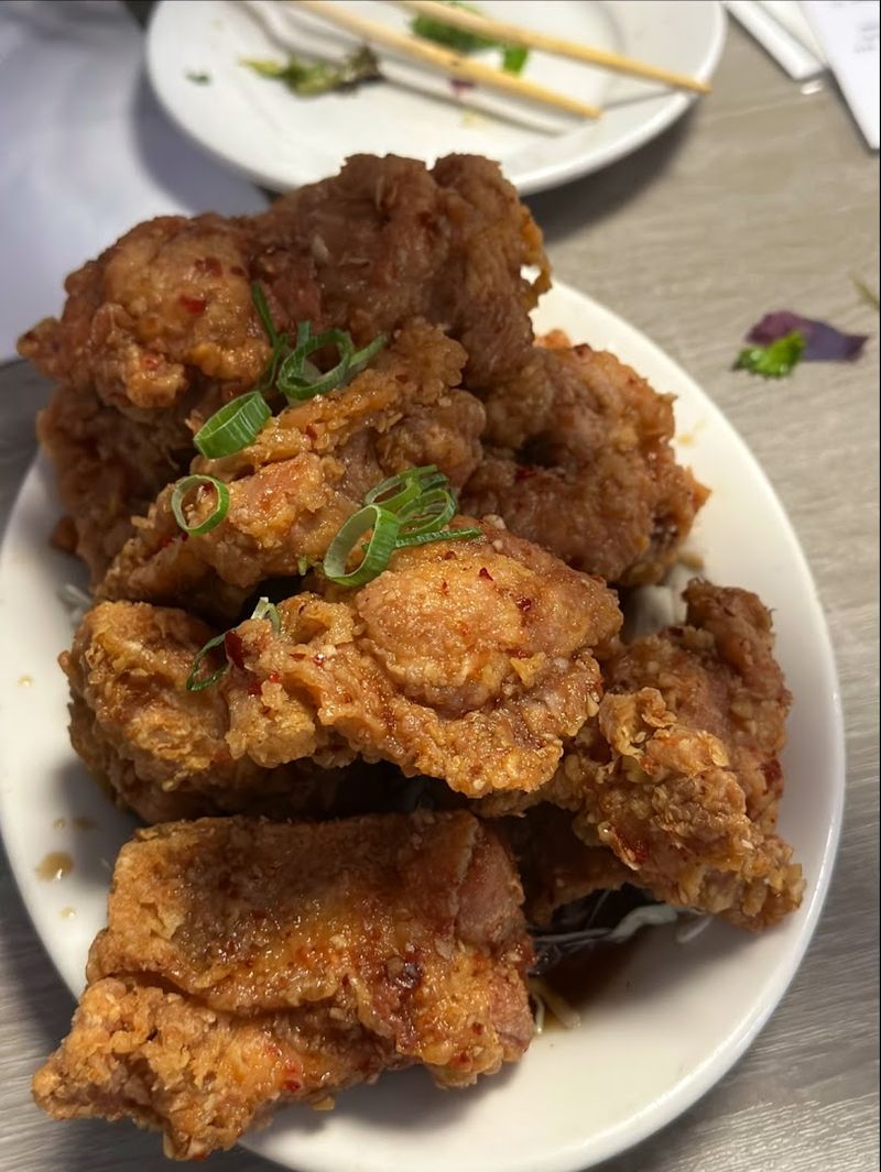 The Best Places for Chicken Wings in Every U.S. State 12 Side Street Inn On Da Strip - Honolulu, Hawaii