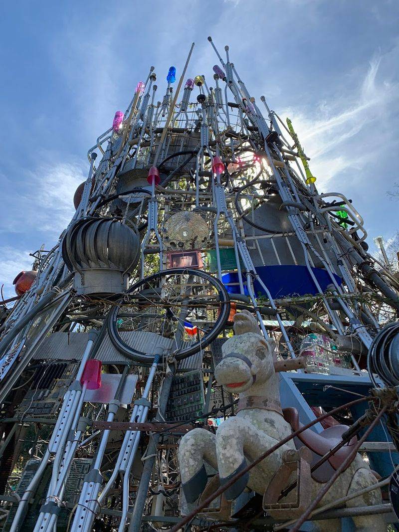 60 Tons of Pure Creativity: The Sheer Scale of the Structure