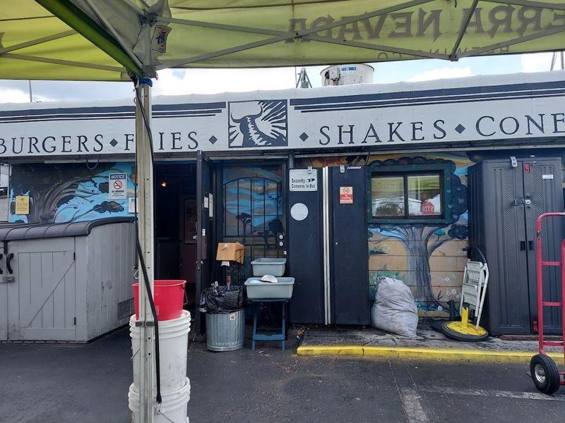 The Dining Bus — Possibly the Coolest Seating in All of Reno