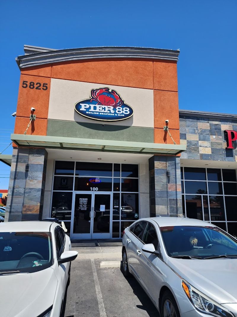 11 Nevada Seafood Restaurants That Surprise People In The Desert 6 Pier 88 Boiling Seafood & Bar Las Vegas - Las Vegas, Nevada