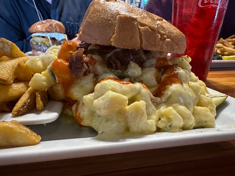Mac and Cheese Burger That Delivers Pure Comfort