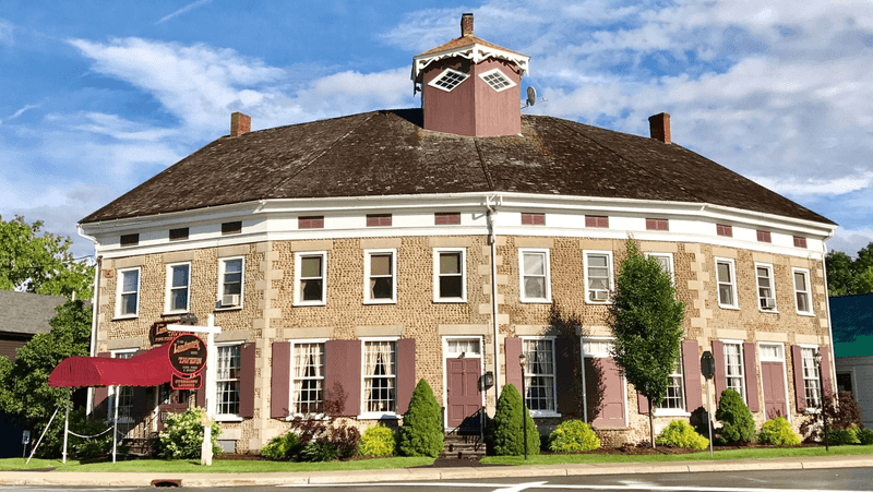 Ye Olde Landmark Tavern - Bouckville, New York