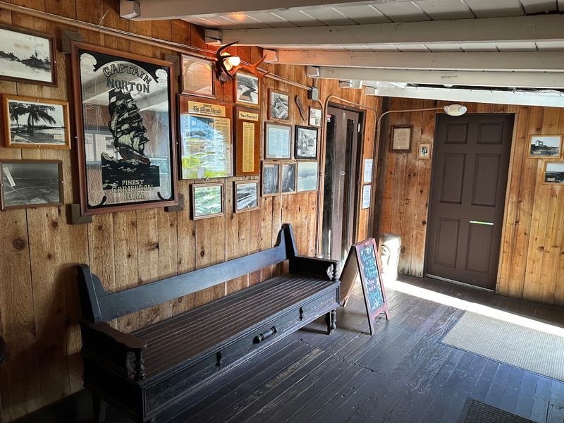 This Historic Florida Restaurant Is Known for Its Ties to Al Capone 12 Making Reservations the Right Way