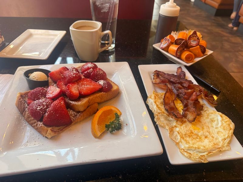 This Florida café is small, simple, and somehow always completely full 2 A Rating That Speaks for Itself