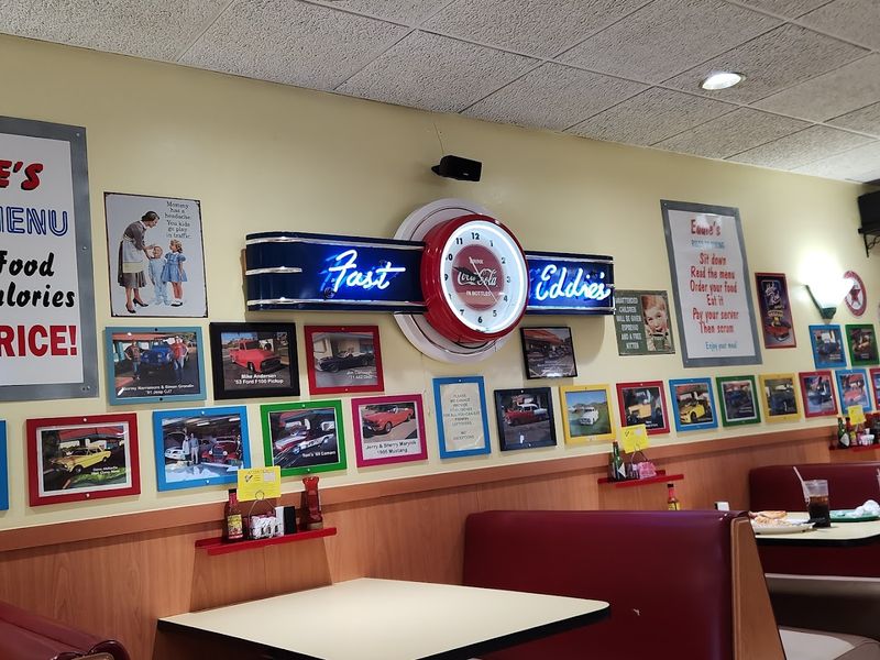 The Iconic 1950s Diner Atmosphere