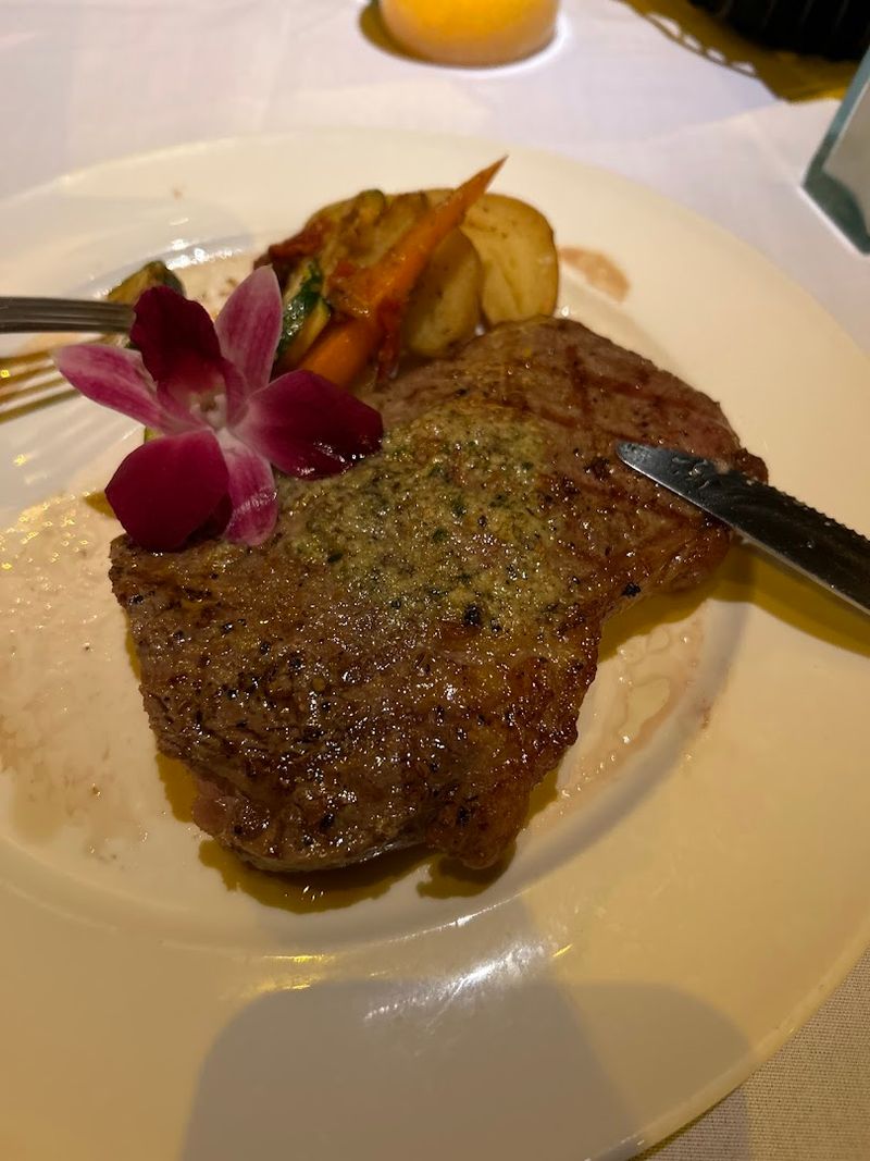 11 Nevada Steakhouses Where the Old-School Atmosphere Still Does Half the Work 5 Cactus Creek Prime Steakhouse - Reno, Nevada