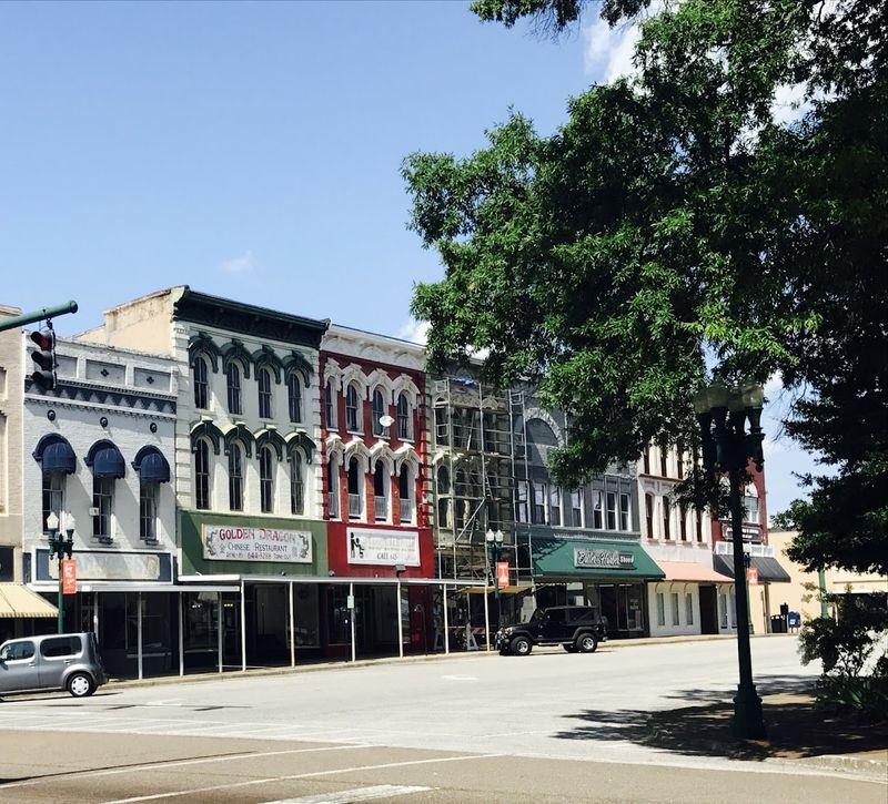Paris, Tennessee