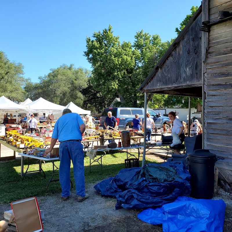 7 Massive Flea Markets in Nevada Every Bargain Hunter Should Visit 7 Sparks Flea Market - Highland, Kansas