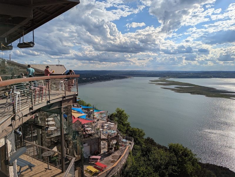 13 Texas Patio Restaurants With Views Worth Staying For 7 The Oasis On Lake Travis - Austin, Texas