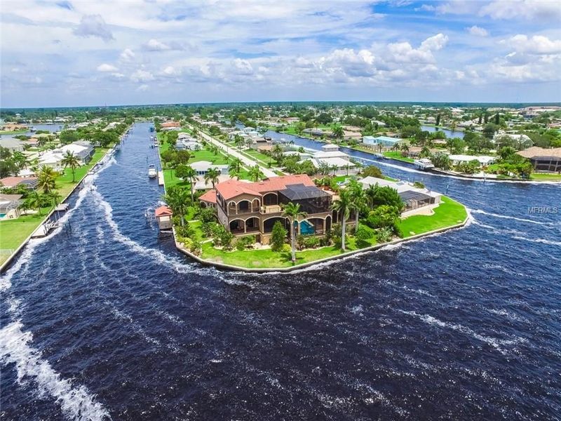 13 Florida Retirement Towns Where Low-Key Living Still Wins 8 Port Charlotte, Florida
